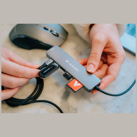 Adapter Hub Verbatim HDMI/USB-C           3.2/USB-C/2xUSB-A 3.2/SD/microSD aluminiowy 32158