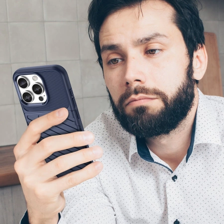 Thunder Case Silikonhülle für iPhone 16 Pro – blau