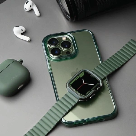 Uniq Combat Hülle iPhone 13 Pro Max 6,7&quot; grün/grün