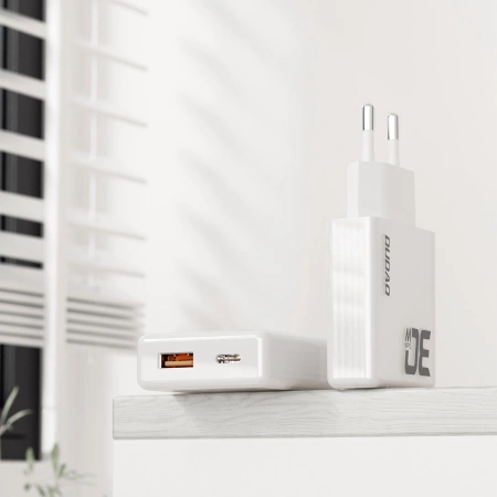 Dudao A30EUL GaN-Wandladegerät 30 W USB-A / USB-C + USB-C – Lightning Kabel – Weiß