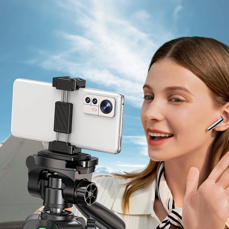 Professional Ugreen LP661 tripod for smartphones and cameras - black and gray