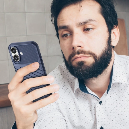 Thunder Case Silikonhülle für iPhone 16 Plus – blau