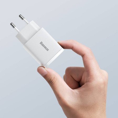 Baseus Compact szybka ładowarka sieciowa USB / USB Typ C 20W 3A Power Delivery Quick Charge 3.0 biały (CCXJ-B02)