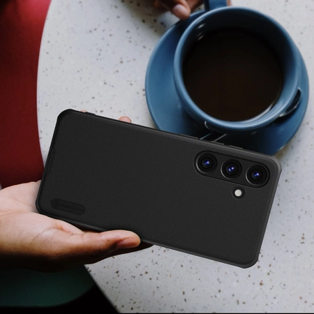 Nillkin Super Frosted Shield Pro Panzerhülle für Samsung Galaxy S24 – rot