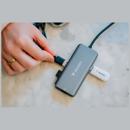 Adapter Hub Verbatim USB-C/HDMI/3xUSB-A   3.2/RJ45 aluminiowy 32157