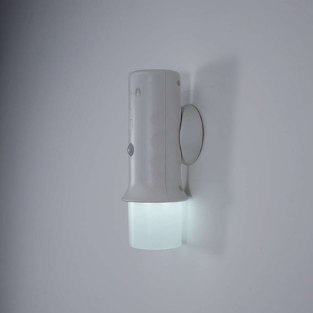 Lampka do szaf LED FLC-03 z czujnikiem ruchu PIR 3xAAA Forever Light