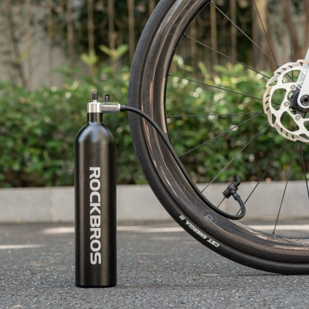 Zbiornik ciśnieniowy Rockbros do pompowania opon bezdętkowych tubeless 200 PSI 1.2l - czarny