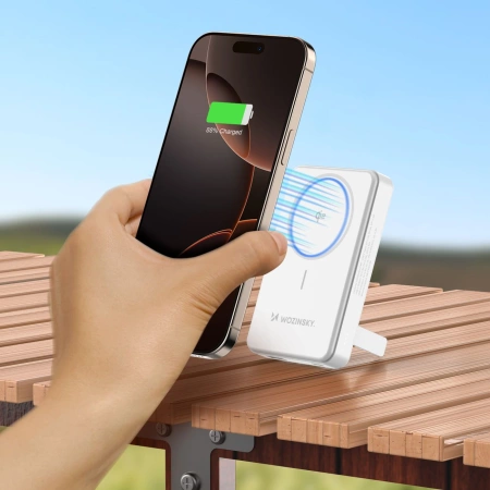Powerbank Wozinsky WLWP-10KA0Y3WS 22,5W PD Qi2 10000 mAh, mit Ständer, 1x USB-A, 1x USB-C - weiß