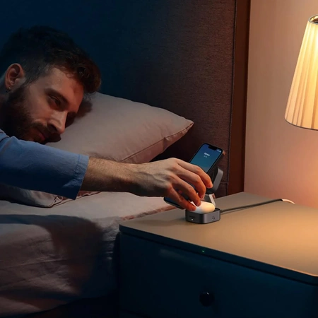 Ugreen W526 induktives 3in1 MagSafe/Qi-Ladegerät für Telefon/Kopfhörer mit USB-C-Anschluss – Schwarz