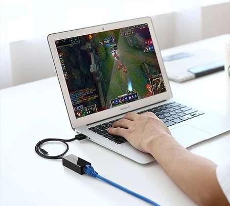 Ugreen externer Netzwerkadapter RJ45 - USB 2.0 100 Mbps Ethernet schwarz (CR110 20254)