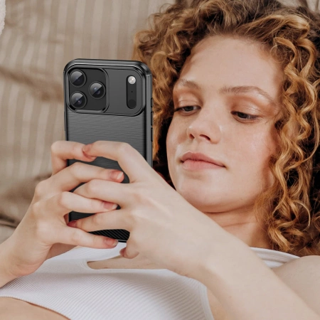 Etui Carbon Case na iPhone 17 Pro Max - czarne