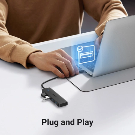 Ugreen CM219 HUB mit 4 USB-A 3.0-Anschlüssen und USB-A 3.0-Kabel – Schwarz