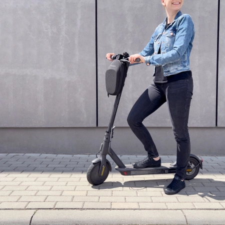 Wozinsky wasserdichte Scooter Lenkertasche Rollertasche 4l schwarz (WSB1BK)